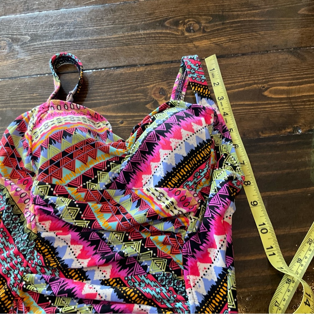Colorful Patterned Swimsuit - Picture 5 of 11